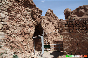 ورودی  آتشکده‌ی  آذرگشنسب 