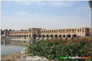  نمایی  از  پل  خواجو 