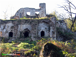  عمارت  شاه‌نشین  در  قلعه‌رودخان. 
