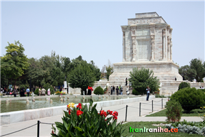  آرامگاه  فردوسی 
