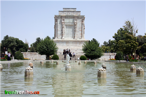  نمایی  از  آرامگاه  فردوسی 