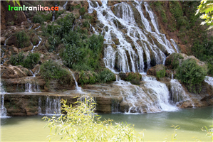  نمایی  از  آبشار  بیشه. 
