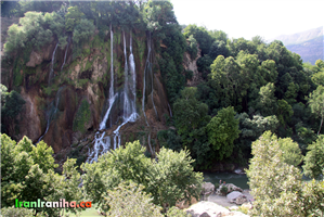  نمایی  از  آبشار  بیشه. 