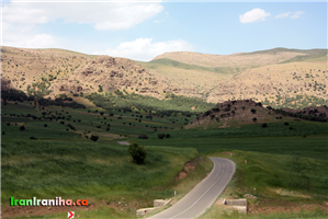  نمای  زیبا  از  جاده  منتهی  به  آبشار  بیشه. 