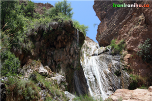  نمای  بخشی  از  آبشار  نوژیان 