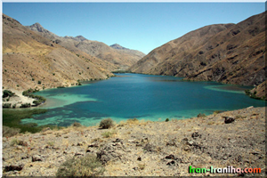  نمایی  از  دریاچه  ی  گهر  (  عکس  از  کمال  روشن،  عضو  گروه  ایران  –  ایرانی  ها  ) 
