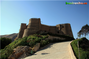  نمای  قلعه  از  جنوب  شرقی. 