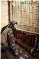  کارگاه  گلیم  یا  جاجیم  بافی.  اگر  از  پشم  گوسفند  و  نوع  مرغوب  تر  استفاده  شود،  این  کارگاه  به  کارگاه  فرش  بافی  تبدیل  خواهد  شد  که  البته  دقت  و  ظرافت  بیشتری  را  می  طلبد 