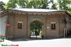  چهارراه  حسابی،  نمای  خارجی  باغ‌موزه  هنر  ایرانی 