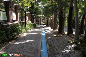  نمایی  از  باغ‌موزه  هنر  ایرانی 