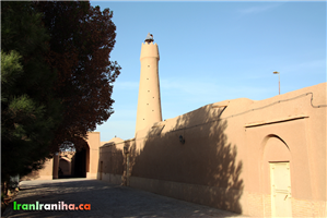  نمایی  از  مسجد  جامع  فهرج.  به  توضیحات  پیرامون  منار  در  متن  مراجعه  فرمایید. 